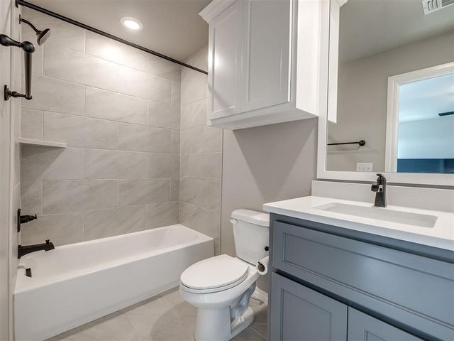9108 Taggert Lane, Yukon, OK 73099