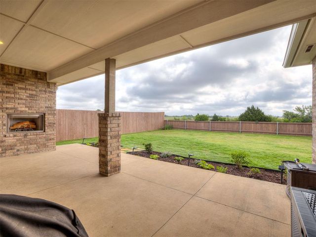 9108 Taggert Lane, Yukon, OK 73099