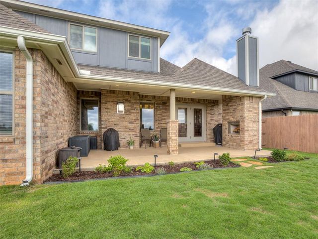 9108 Taggert Lane, Yukon, OK 73099