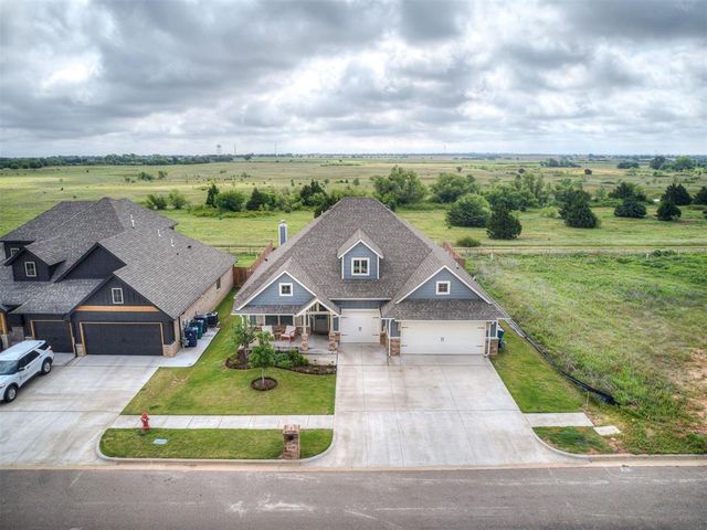9108 Taggert Lane, Yukon, OK 73099
