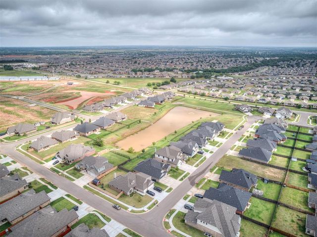 9108 Taggert Lane, Yukon, OK 73099