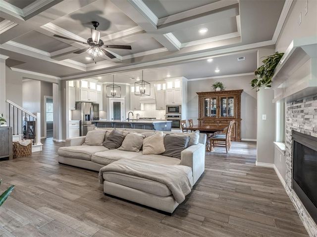 9108 Taggert Lane, Yukon, OK 73099
