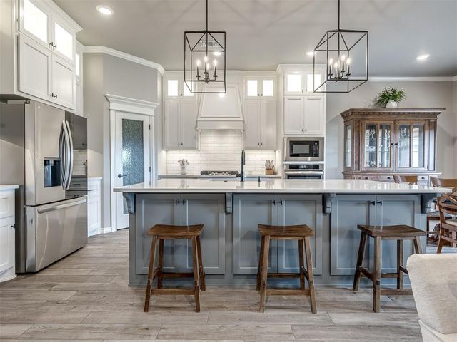9108 Taggert Lane, Yukon, OK 73099