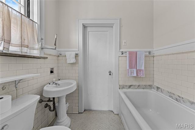 30 Kingsbury Place, St Louis, MO 63112
