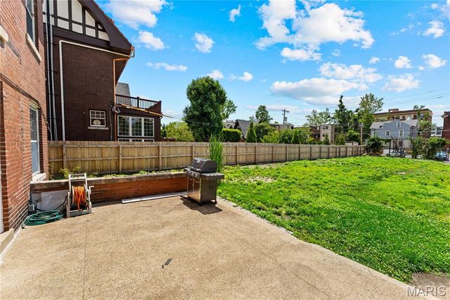 30 Kingsbury Place, St Louis, MO 63112
