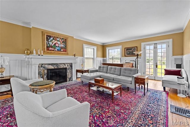 30 Kingsbury Place, St Louis, MO 63112