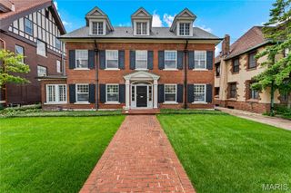 30 Kingsbury Place, St Louis, MO 63112