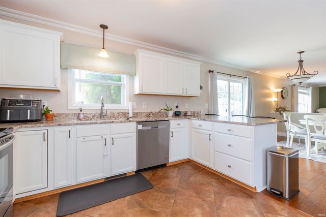 50562 Trammell Drive, South Bend, IN 46637