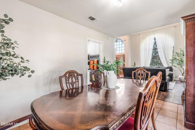 652 Stonebrook Street, Simi Valley, CA 93065
