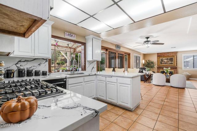 652 Stonebrook Street, Simi Valley, CA 93065