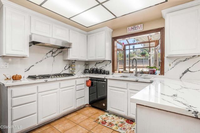 652 Stonebrook Street, Simi Valley, CA 93065