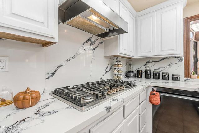 652 Stonebrook Street, Simi Valley, CA 93065