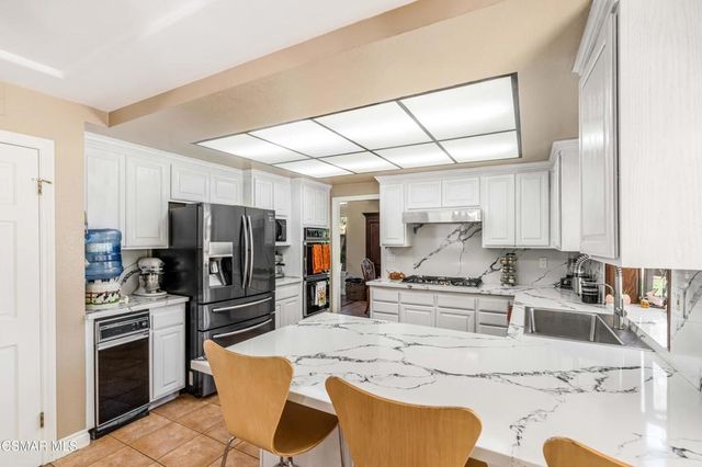 652 Stonebrook Street, Simi Valley, CA 93065