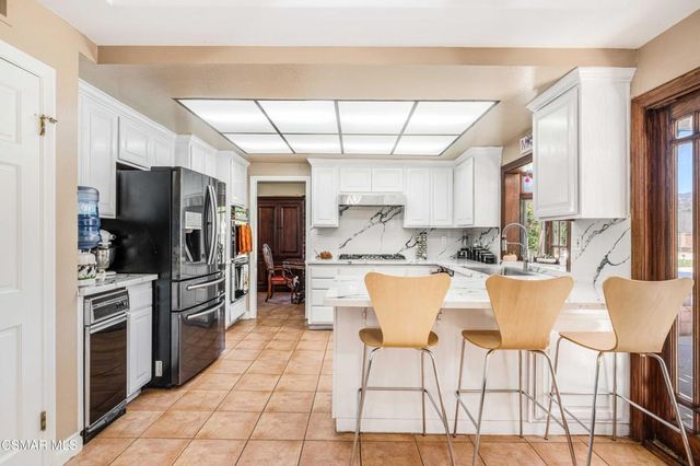 652 Stonebrook Street, Simi Valley, CA 93065