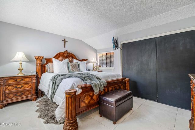 652 Stonebrook Street, Simi Valley, CA 93065