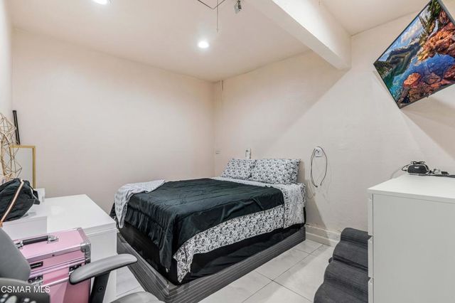 652 Stonebrook Street, Simi Valley, CA 93065