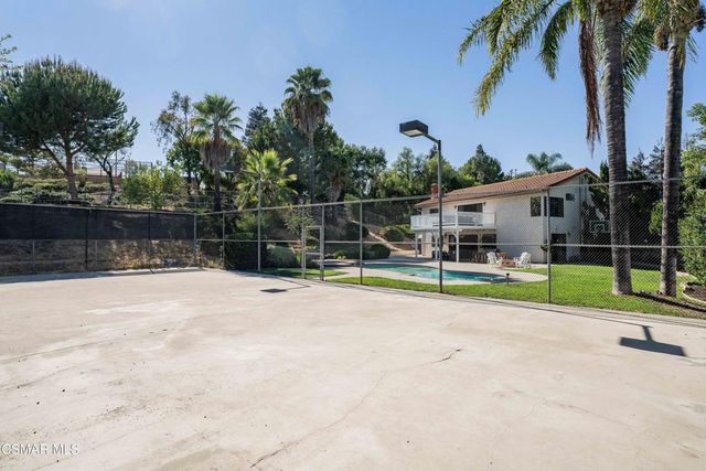 652 Stonebrook Street, Simi Valley, CA 93065