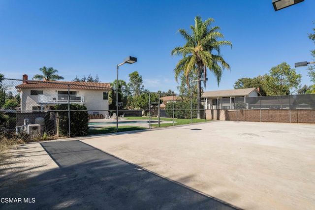652 Stonebrook Street, Simi Valley, CA 93065