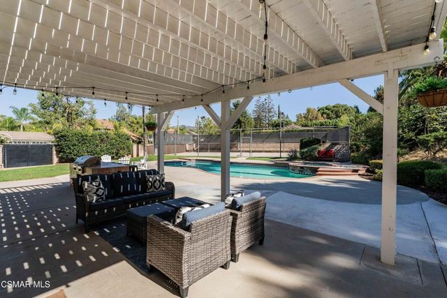 652 Stonebrook Street, Simi Valley, CA 93065