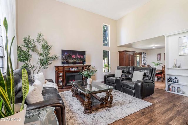 652 Stonebrook Street, Simi Valley, CA 93065