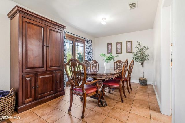 652 Stonebrook Street, Simi Valley, CA 93065