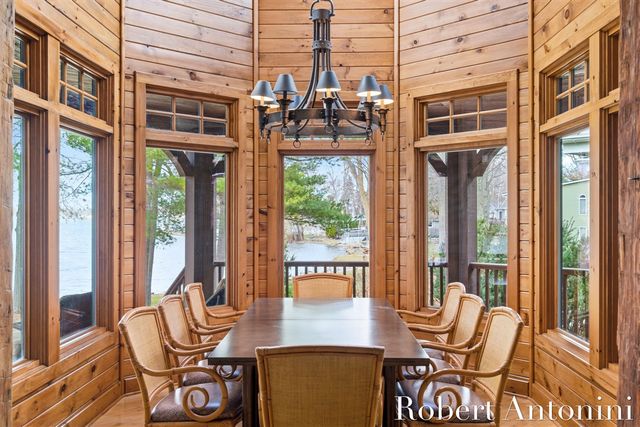 6775 Sunset Cove, Rockford, MI 49341