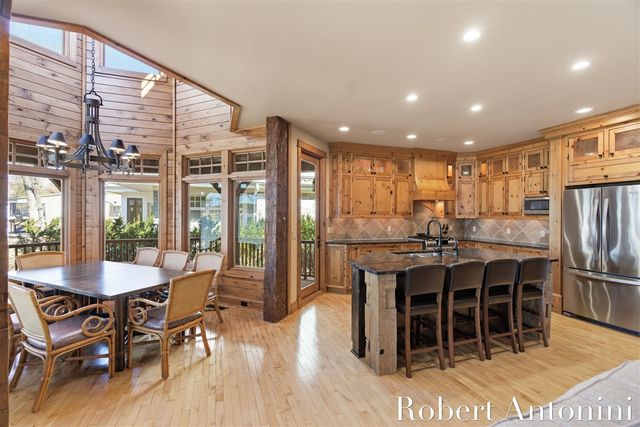 6775 Sunset Cove, Rockford, MI 49341