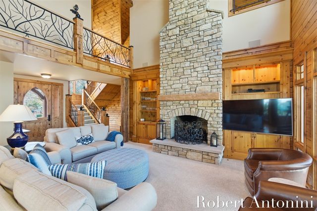 6775 Sunset Cove, Rockford, MI 49341