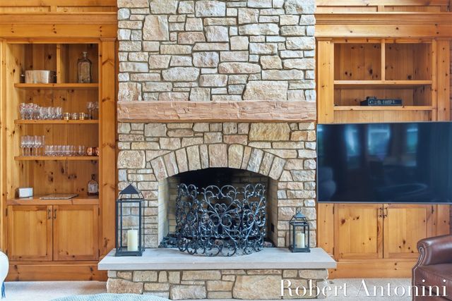 6775 Sunset Cove, Rockford, MI 49341