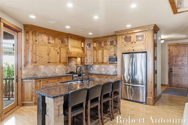 6775 Sunset Cove, Rockford, MI 49341