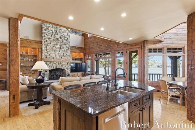 6775 Sunset Cove, Rockford, MI 49341