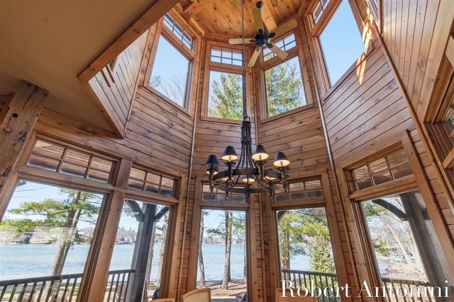 6775 Sunset Cove, Rockford, MI 49341