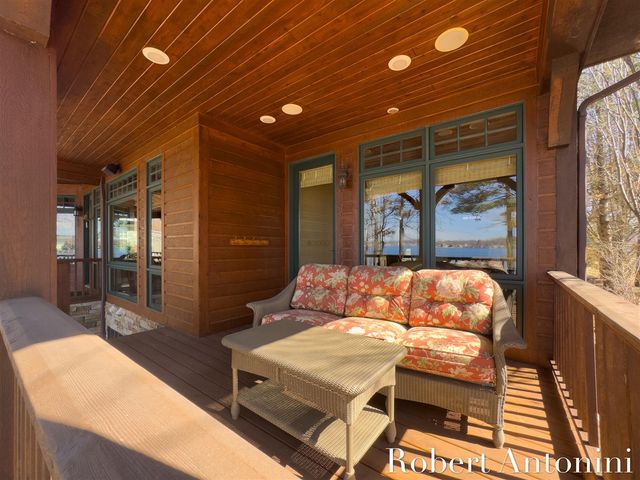 6775 Sunset Cove, Rockford, MI 49341