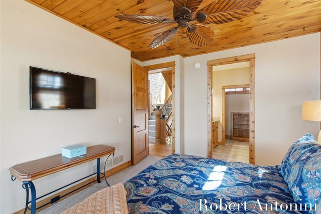 6775 Sunset Cove, Rockford, MI 49341