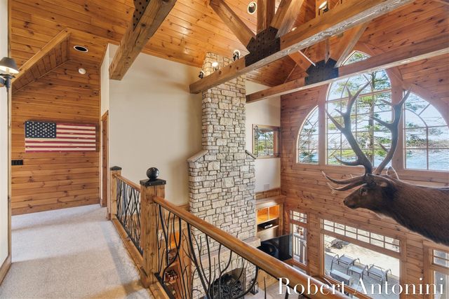 6775 Sunset Cove, Rockford, MI 49341