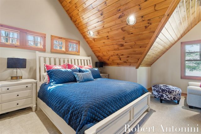 6775 Sunset Cove, Rockford, MI 49341