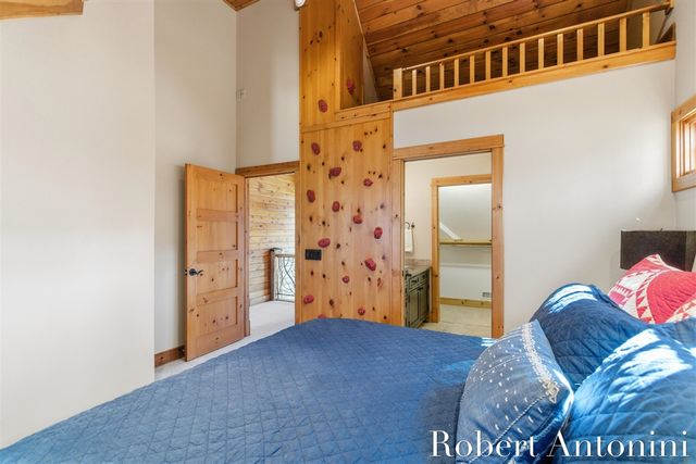 6775 Sunset Cove, Rockford, MI 49341