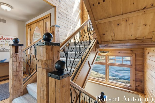 6775 Sunset Cove, Rockford, MI 49341