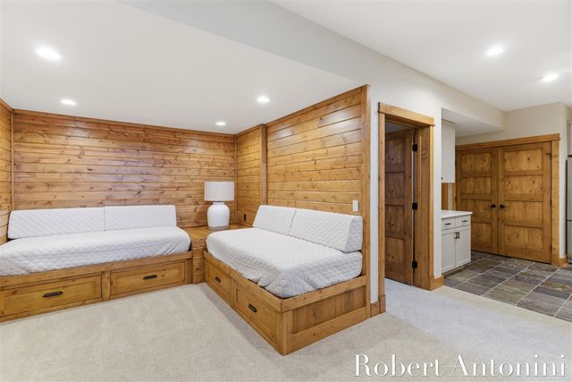 6775 Sunset Cove, Rockford, MI 49341