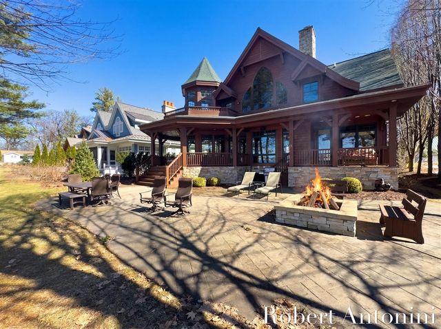 6775 Sunset Cove, Rockford, MI 49341