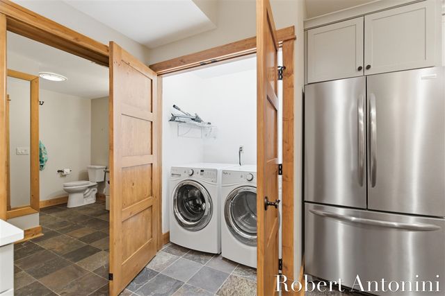 6775 Sunset Cove, Rockford, MI 49341