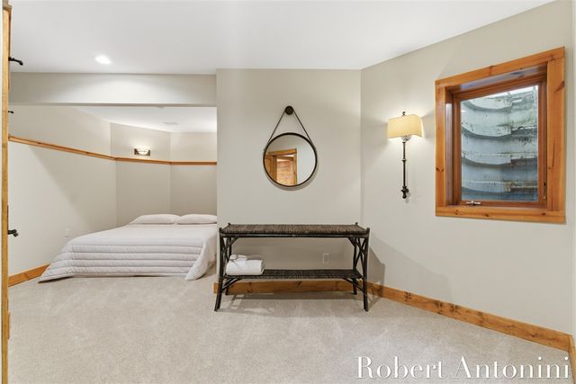 6775 Sunset Cove, Rockford, MI 49341