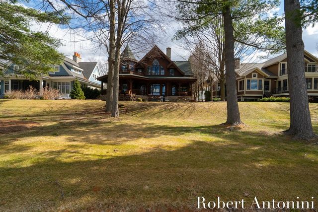 6775 Sunset Cove, Rockford, MI 49341