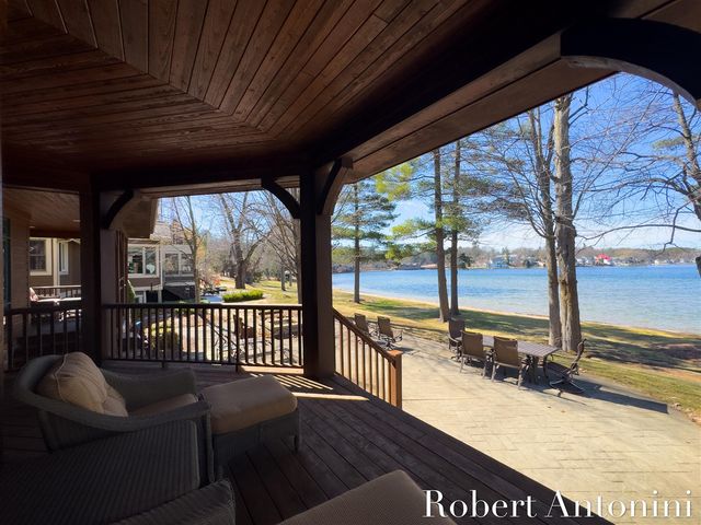 6775 Sunset Cove, Rockford, MI 49341