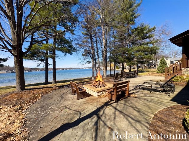 6775 Sunset Cove, Rockford, MI 49341