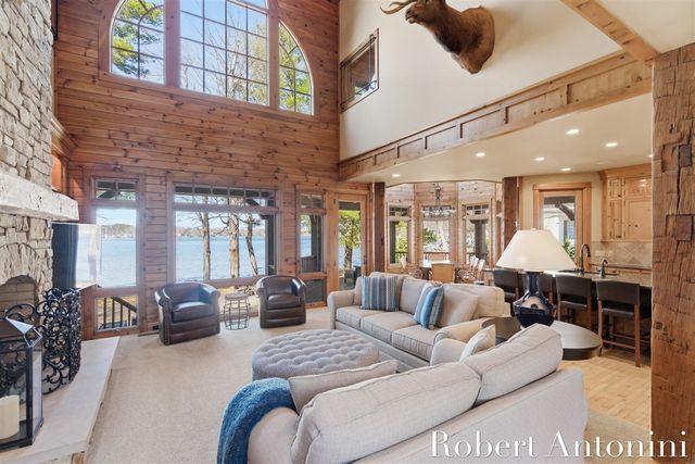 6775 Sunset Cove, Rockford, MI 49341