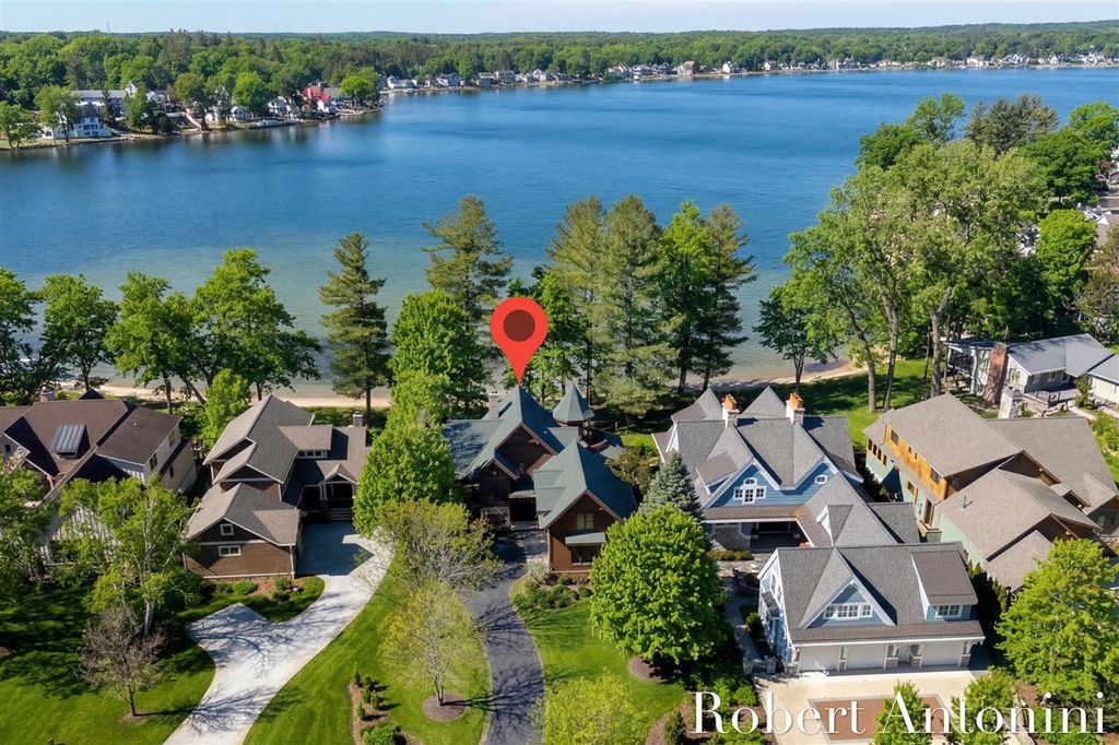 6775 Sunset Cove, Rockford, MI 49341