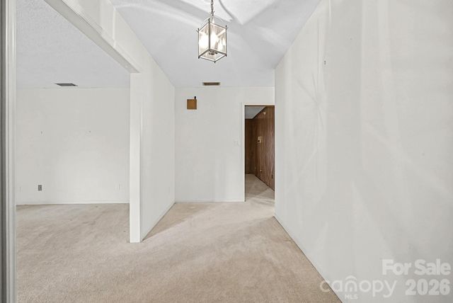 8122 Knollwood Circle, Charlotte, NC 28213