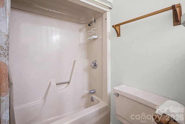 8122 Knollwood Circle, Charlotte, NC 28213