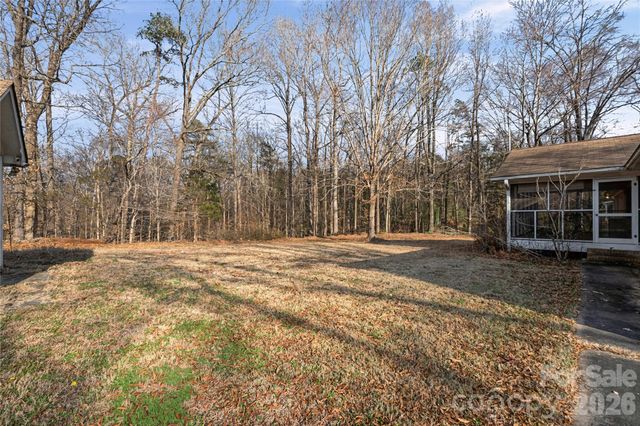 8122 Knollwood Circle, Charlotte, NC 28213